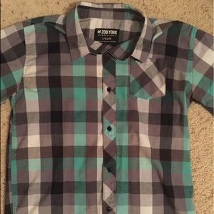 2pc. Zoo York shirt & shorts.Or $15 per piece.